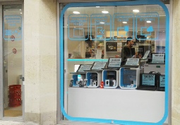Lettres adhésives sur vitrine à Nogent-sur-marne lettres-adhesives-nogent-sur-marne.jpg