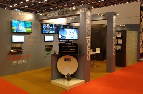 Habillage de stand : lettrages adhésifs, structures de stands, marquage...