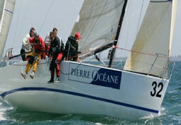 Lettres autocollantes sur bateau lettres-autocollantes-sur-bateau.jpg