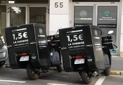 Logos adhésifs sur scooters à Boulogne-Billancourt logos-adhesifs-scooter-boulogne-billancourt.jpg