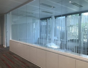 Décoration de vitres de bureau en film dépoli découpé film-depoli.jpg